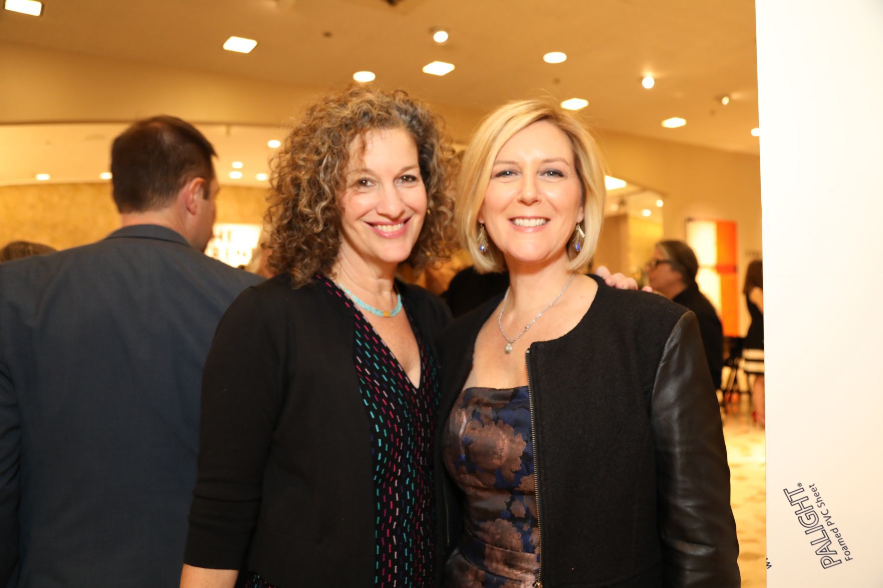 Cindy Wallach, Leigh Ellen Griffiths
